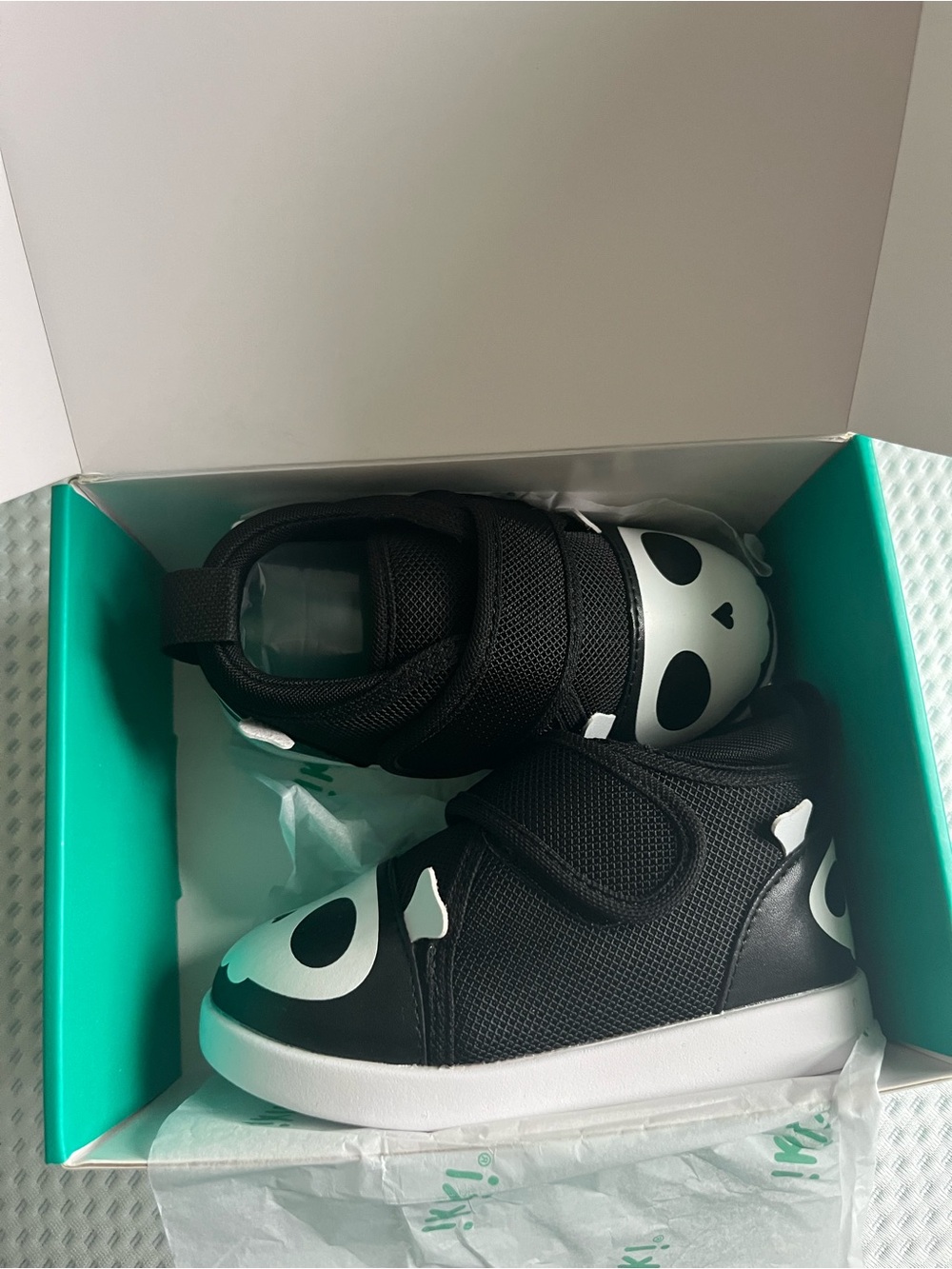 Kids Black Skull Velcro Sneakers